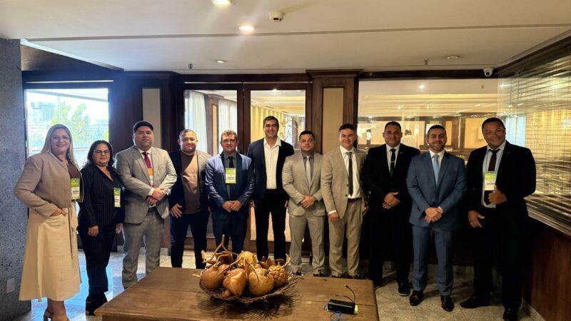 Prefeito Daniel Vasconcelos participa da XXVI Marcha dos Prefeitos em Brasília