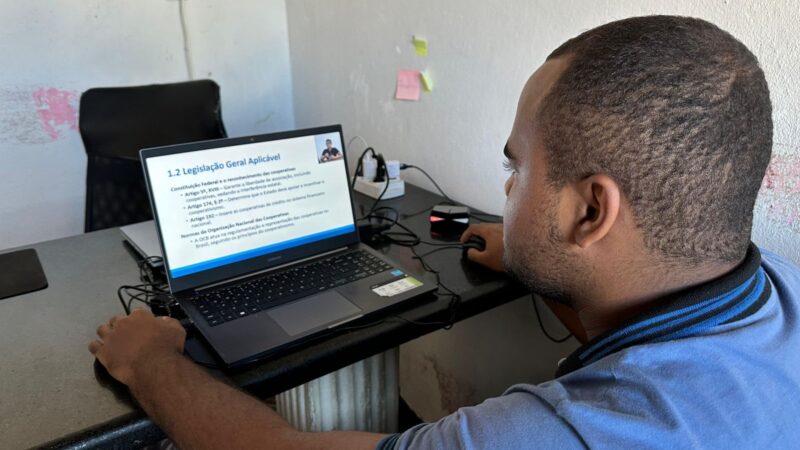 Educação sem fronteiras: plataforma da Coopaiba transforma celular em sala de aula para agricultores familiares