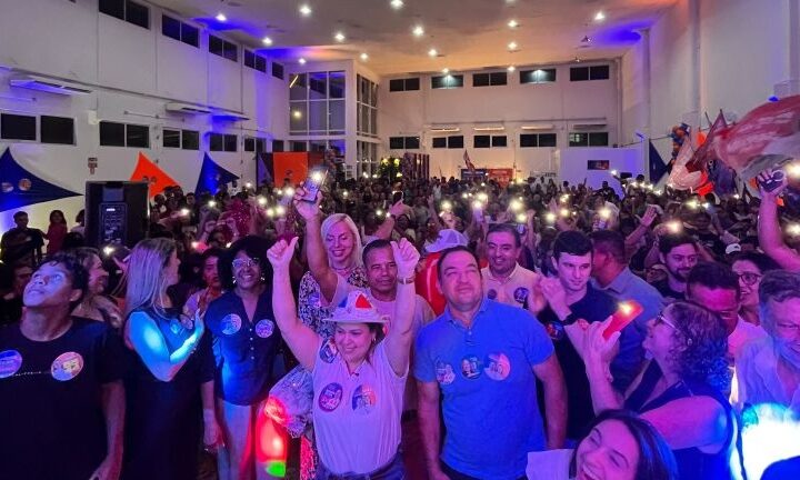 Encontro com lideranças de Maceió: Samyra do Basto e André Silva recebem apoio de multidão em grande ato político